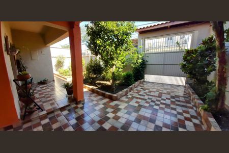 Casa à venda com 240m², 2 quartos e 4 vagasÁrea Externa