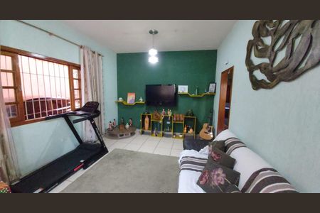 Casa à venda com 240m², 2 quartos e 4 vagasSala