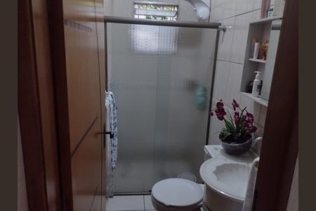 Casa à venda com 240m², 2 quartos e 4 vagasBanheiro 1