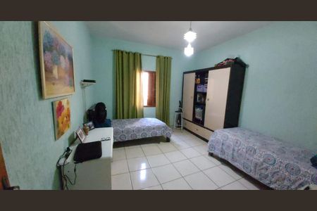 Casa à venda com 240m², 2 quartos e 4 vagasQuarto 2