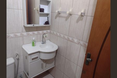 Casa à venda com 240m², 2 quartos e 4 vagasBanheiro 3