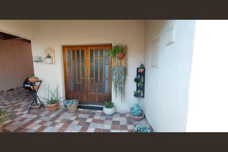 Casa à venda com 240m², 2 quartos e 4 vagasÁrea Externa