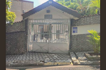 Apartamento à venda com 58m², 2 quartos e 1 vagaFachada e placa