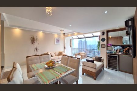 Apartamento à venda com 120m², 2 quartos e 2 vagasSala