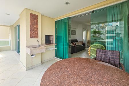 Apartamento para alugar com 140m², 4 quartos e 2 vagasVaranda