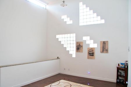 Casa para alugar com 550m², 4 quartos e 4 vagasHall entre as Suítes