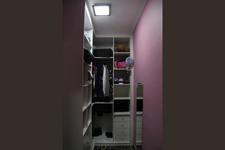 Casa para alugar com 550m², 4 quartos e 4 vagasCloset da suíte 2