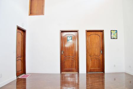 Casa para alugar com 550m², 4 quartos e 4 vagasHall entre as Suítes