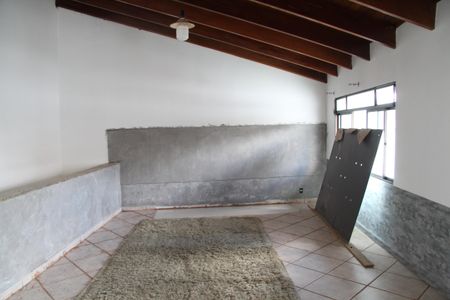 Casa para alugar com 550m², 4 quartos e 4 vagasSótão