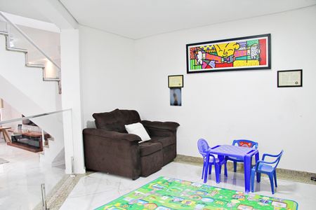 Casa para alugar com 550m², 4 quartos e 4 vagasSala de TV