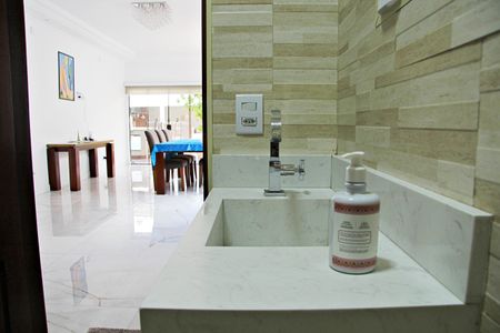 Casa para alugar com 550m², 4 quartos e 4 vagasLavabo