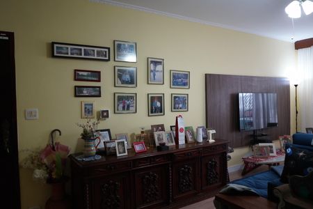 Casa à venda com 128m², 3 quartos e 2 vagasSala