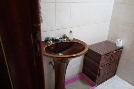 Casa à venda com 128m², 3 quartos e 2 vagasBanheiro