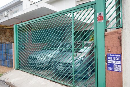 Casa à venda com 128m², 3 quartos e 2 vagasFachada + Placa