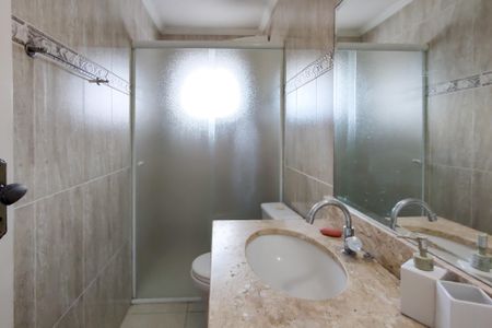 Apartamento para alugar com 90m², 2 quartos e 1 vaga Apartamento para alugar com 90m², 2 quartos e 1 vagaBanheiro da Suíte