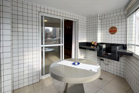 Apartamento para alugar com 90m², 2 quartos e 1 vaga Apartamento para alugar com 90m², 2 quartos e 1 vagaSacada