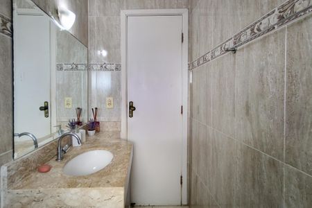 Apartamento para alugar com 90m², 2 quartos e 1 vaga Apartamento para alugar com 90m², 2 quartos e 1 vagaBanheiro da Suíte