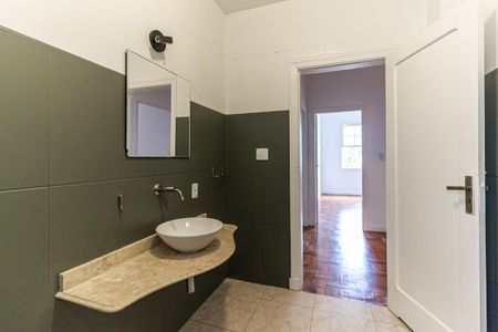 Apartamento à venda com 124m², 3 quartos e sem vagaBanheiro