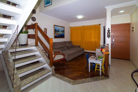 Casa à venda com 220m², 3 quartos e 4 vagas Casa à venda com 220m², 3 quartos e 4 vagasSala