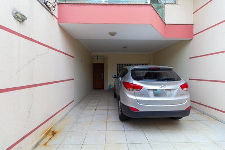 Casa à venda com 220m², 3 quartos e 4 vagas Casa à venda com 220m², 3 quartos e 4 vagasGaragem