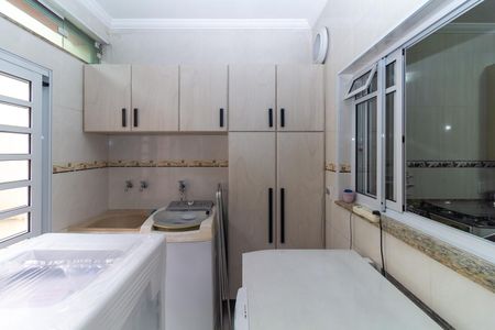 Casa à venda com 220m², 3 quartos e 4 vagas Casa à venda com 220m², 3 quartos e 4 vagasÁrea de Serviço