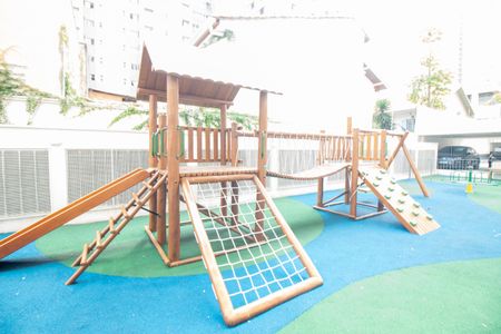 Apartamento à venda com 75m², 2 quartos e 1 vagaÁrea comum - Playground