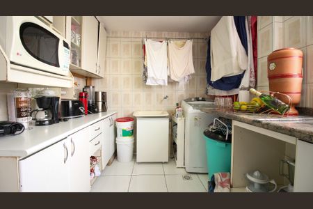 Apartamento à venda com 67m², 2 quartos e 1 vagaCozinha