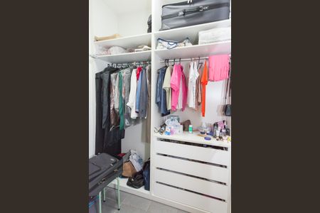 Apartamento à venda com 180m², 4 quartos e 2 vagasCloset da suíte 1