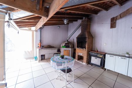 Casa à venda com 250m², 3 quartos e 2 vagas Casa à venda com 250m², 3 quartos e 2 vagasÁrea gourmet