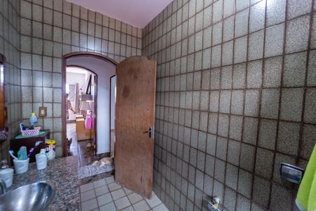 Casa à venda com 250m², 3 quartos e 2 vagas Casa à venda com 250m², 3 quartos e 2 vagasBanheiro Social