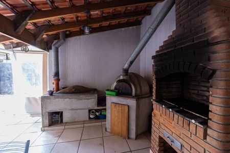 Casa à venda com 250m², 3 quartos e 2 vagas Casa à venda com 250m², 3 quartos e 2 vagasÁrea gourmet