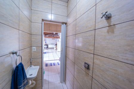 Casa à venda com 250m², 3 quartos e 2 vagas Casa à venda com 250m², 3 quartos e 2 vagasBanheiro 1