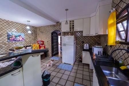 Casa à venda com 250m², 3 quartos e 2 vagas Casa à venda com 250m², 3 quartos e 2 vagasCozinha