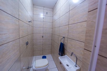 Casa à venda com 250m², 3 quartos e 2 vagas Casa à venda com 250m², 3 quartos e 2 vagasBanheiro 1