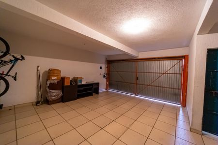 Casa à venda com 250m², 3 quartos e 2 vagas Casa à venda com 250m², 3 quartos e 2 vagasGaragem