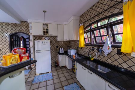 Casa à venda com 250m², 3 quartos e 2 vagas Casa à venda com 250m², 3 quartos e 2 vagasCozinha