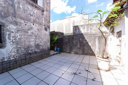 Casa à venda com 250m², 3 quartos e 2 vagas Casa à venda com 250m², 3 quartos e 2 vagasQuintal