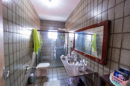 Casa à venda com 250m², 3 quartos e 2 vagas Casa à venda com 250m², 3 quartos e 2 vagasBanheiro Social