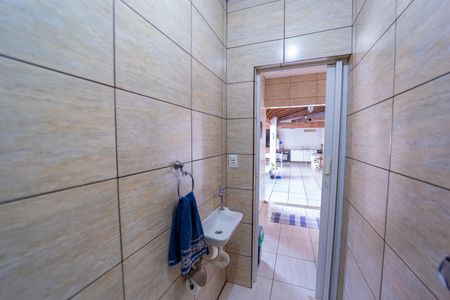 Casa à venda com 250m², 3 quartos e 2 vagas Casa à venda com 250m², 3 quartos e 2 vagasBanheiro 1