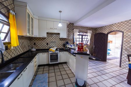 Casa à venda com 250m², 3 quartos e 2 vagas Casa à venda com 250m², 3 quartos e 2 vagasCozinha