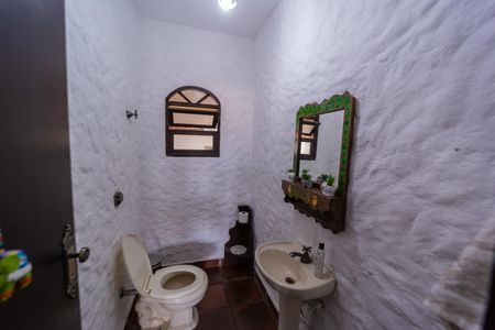 Casa à venda com 250m², 3 quartos e 2 vagas Casa à venda com 250m², 3 quartos e 2 vagasLavabo da sala