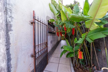 Casa à venda com 250m², 3 quartos e 2 vagas Casa à venda com 250m², 3 quartos e 2 vagasQuintal