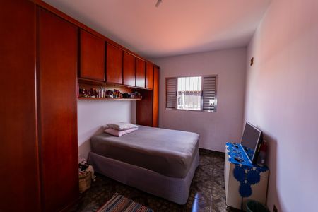 Casa à venda com 250m², 3 quartos e 2 vagas Casa à venda com 250m², 3 quartos e 2 vagasQuarto 1