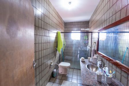 Casa à venda com 250m², 3 quartos e 2 vagas Casa à venda com 250m², 3 quartos e 2 vagasBanheiro Social