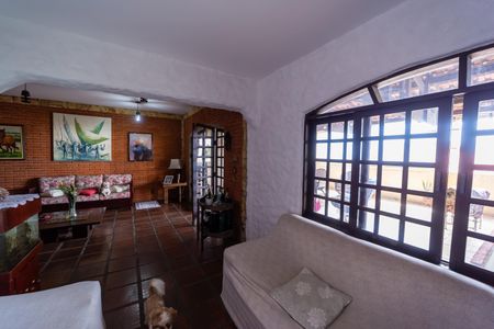 Casa à venda com 250m², 3 quartos e 2 vagas Casa à venda com 250m², 3 quartos e 2 vagasSala 2