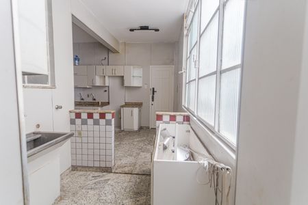 Apartamento à venda com 180m², 4 quartos e 1 vagaÁrea de Serviço