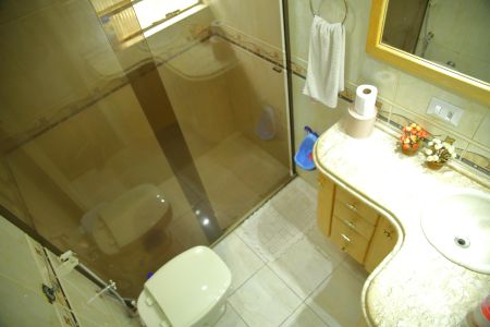 Casa à venda com 125m², 2 quartos e 2 vagasBanheiro