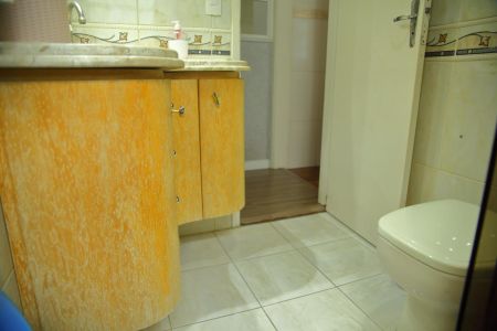 Casa à venda com 125m², 2 quartos e 2 vagasBanheiro