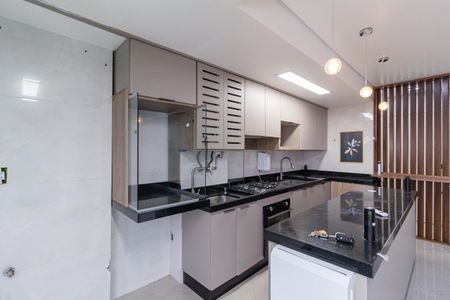 Apartamento à venda com 65m², 2 quartos e 2 vagas Apartamento à venda com 65m², 2 quartos e 2 vagasCozinha e área de serviço