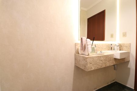 Casa à venda com 342m², 4 quartos e 3 vagasBanheiro de serviço